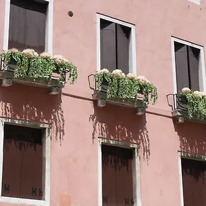 Apartment Casa Delle Ortensie, Venice
